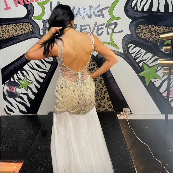 Mac Duggal White Champagne Prom Dress Size 12 - Picture 3 of 5